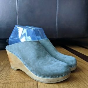 No.6 Womens Green Suede Wedges Clogs SIZE EUR 38.